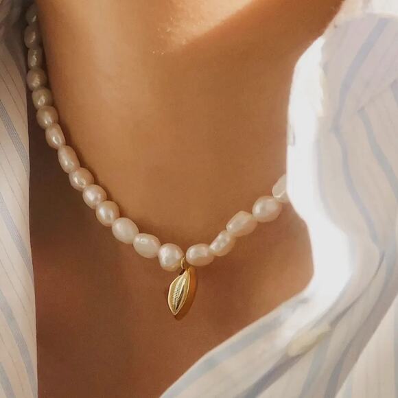 18K Gold Non-Tarnish Classic Freshwater Pearl Necklace - Picture 5 of 11